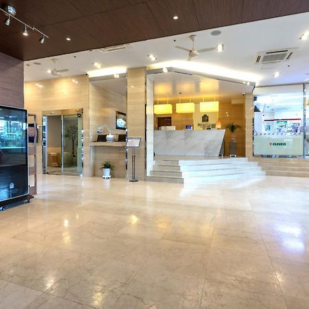 Benikea Starhills Hotel Buan Bagian luar foto
