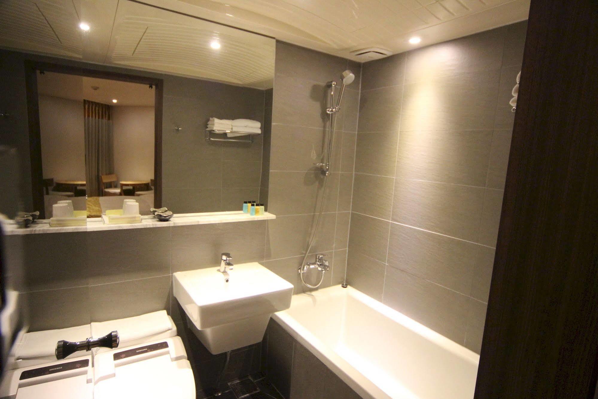 Benikea Starhills Hotel Buan Bagian luar foto